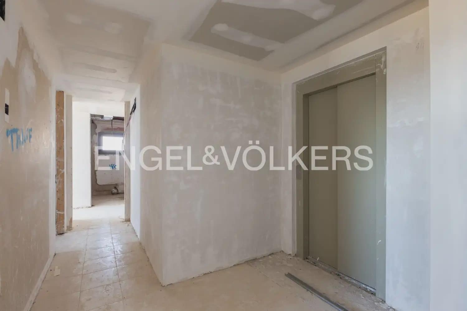 3 bedroom Semi-detached Villa for sale in Alzira with pool garage - € 480,000 (Ref: 9898175)