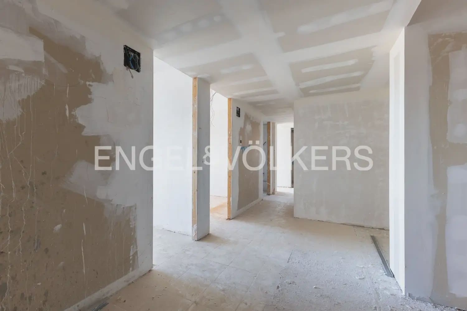 3 bedroom Semi-detached Villa for sale in Alzira with pool garage - € 480,000 (Ref: 9898175)