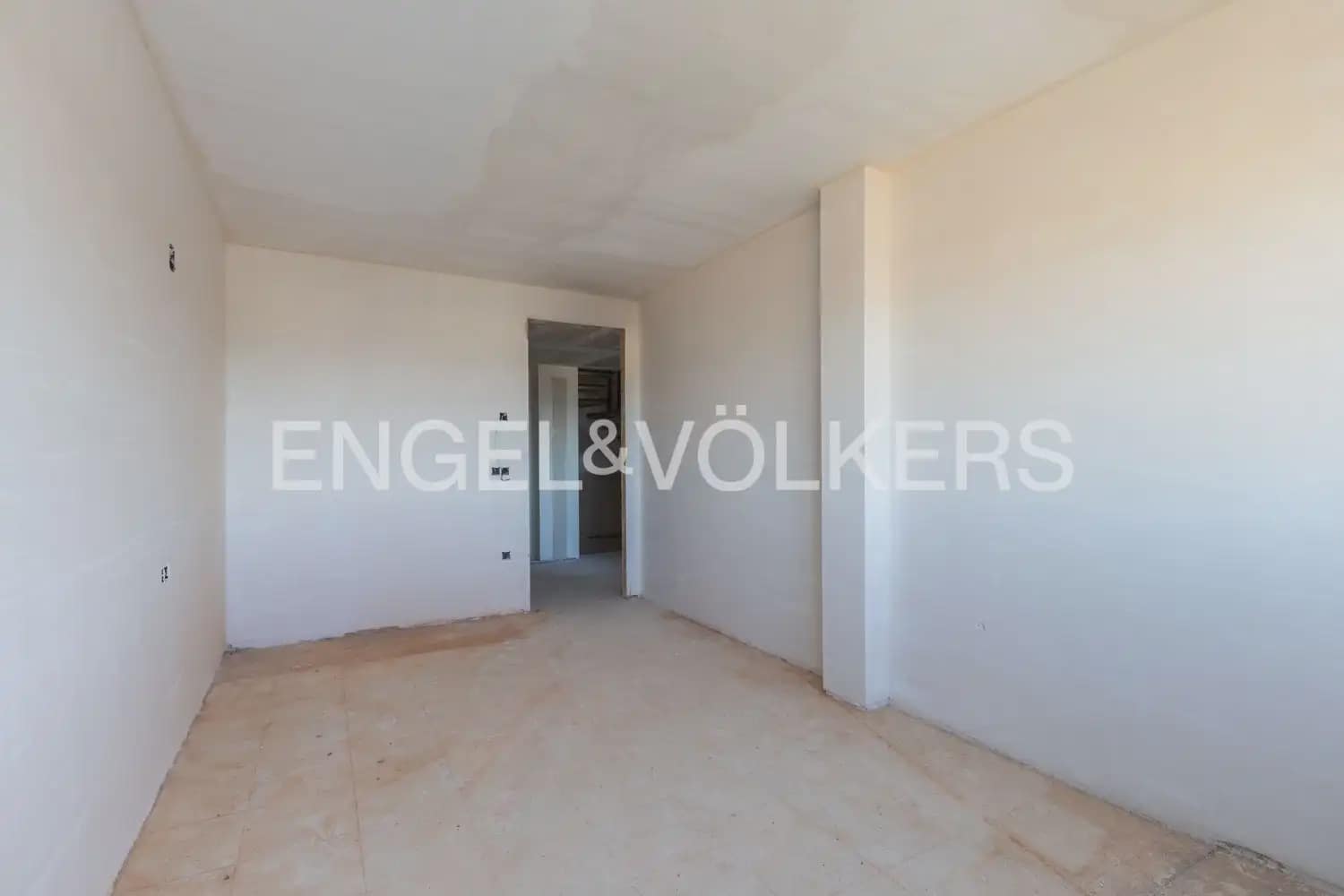 3 bedroom Semi-detached Villa for sale in Alzira with pool garage - € 480,000 (Ref: 9898175)