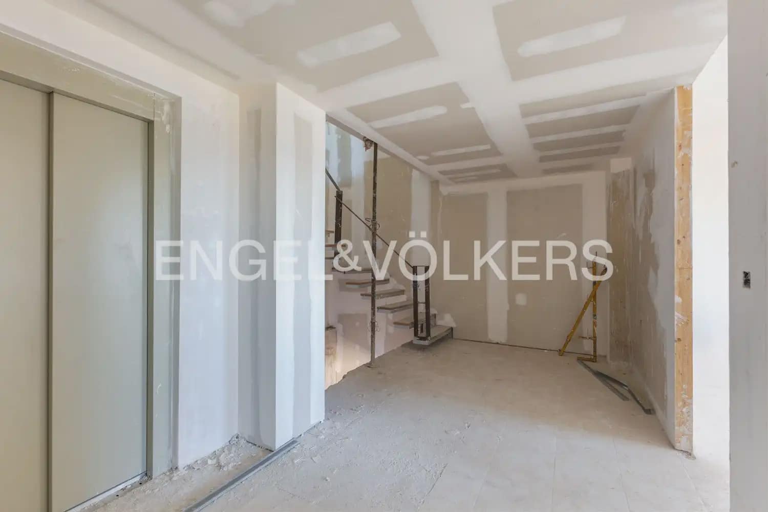 3 bedroom Semi-detached Villa for sale in Alzira with pool garage - € 480,000 (Ref: 9898175)