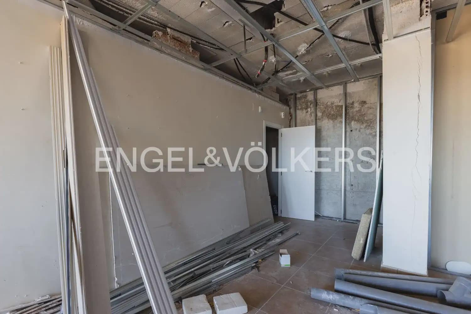 3 bedroom Semi-detached Villa for sale in Alzira with pool garage - € 480,000 (Ref: 9898175)