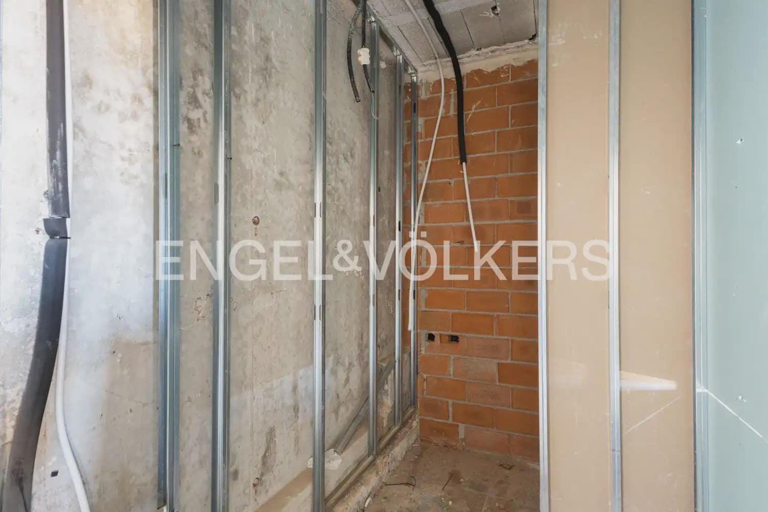 3 bedroom Semi-detached Villa for sale in Alzira with pool garage - € 480,000 (Ref: 9898175)