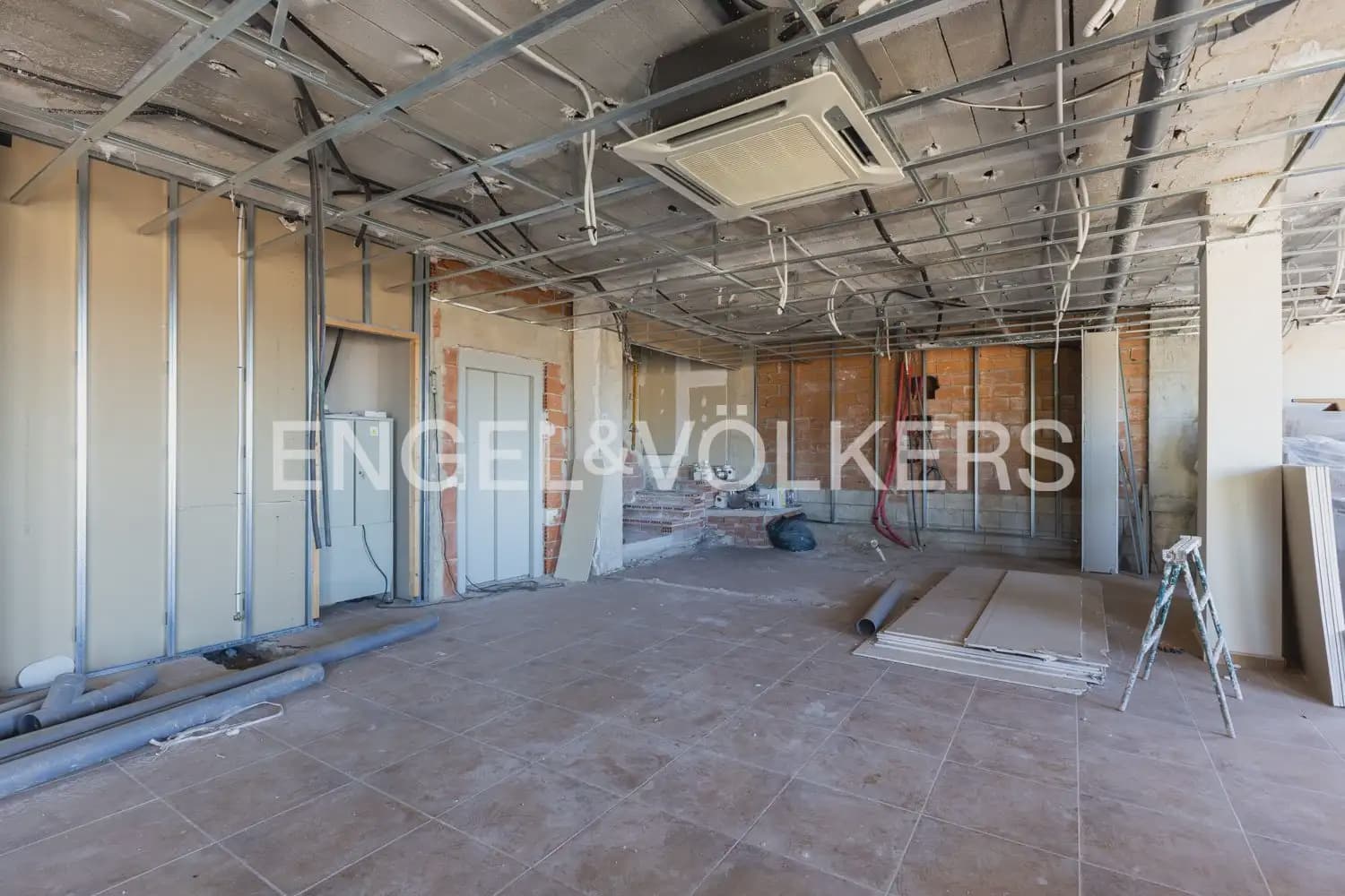 3 bedroom Semi-detached Villa for sale in Alzira with pool garage - € 480,000 (Ref: 9898175)