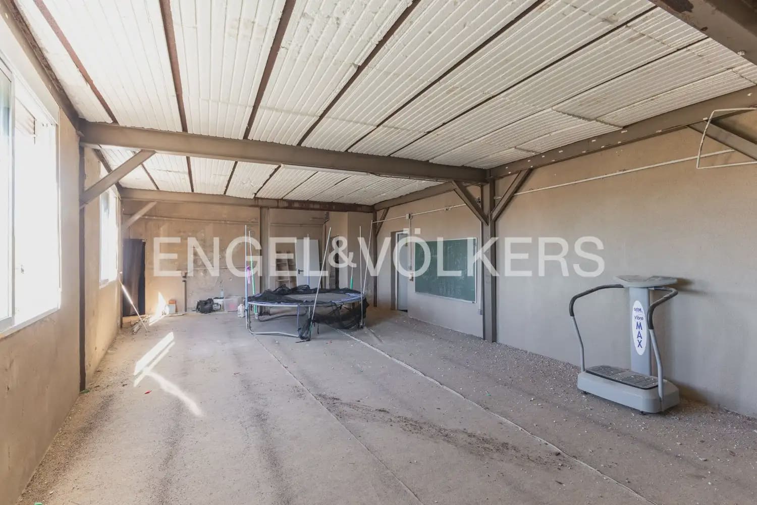 3 bedroom Semi-detached Villa for sale in Alzira with pool garage - € 480,000 (Ref: 9898175)