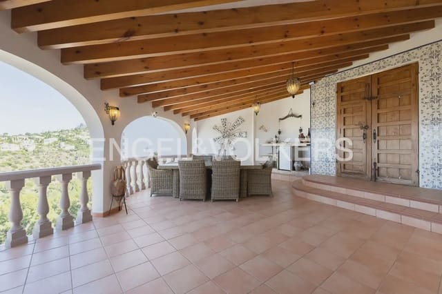 6 Zimmer Villa zu verkaufen in Pego mit Pool Garage - 895.000 € (Ref: 9898177)