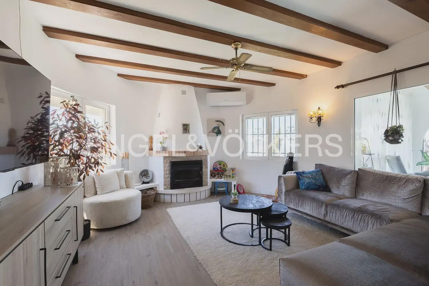 6 Zimmer Villa zu verkaufen in Pego mit Pool Garage - 895.000 € (Ref: 9898177)