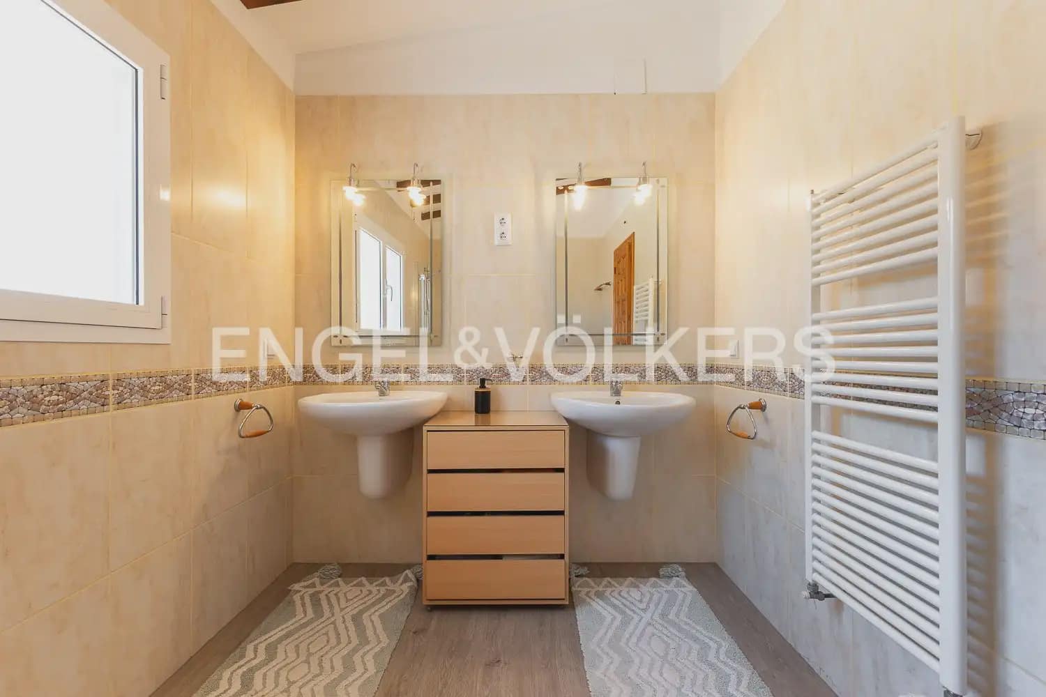 6 Zimmer Villa zu verkaufen in Pego mit Pool Garage - 895.000 € (Ref: 9898177)