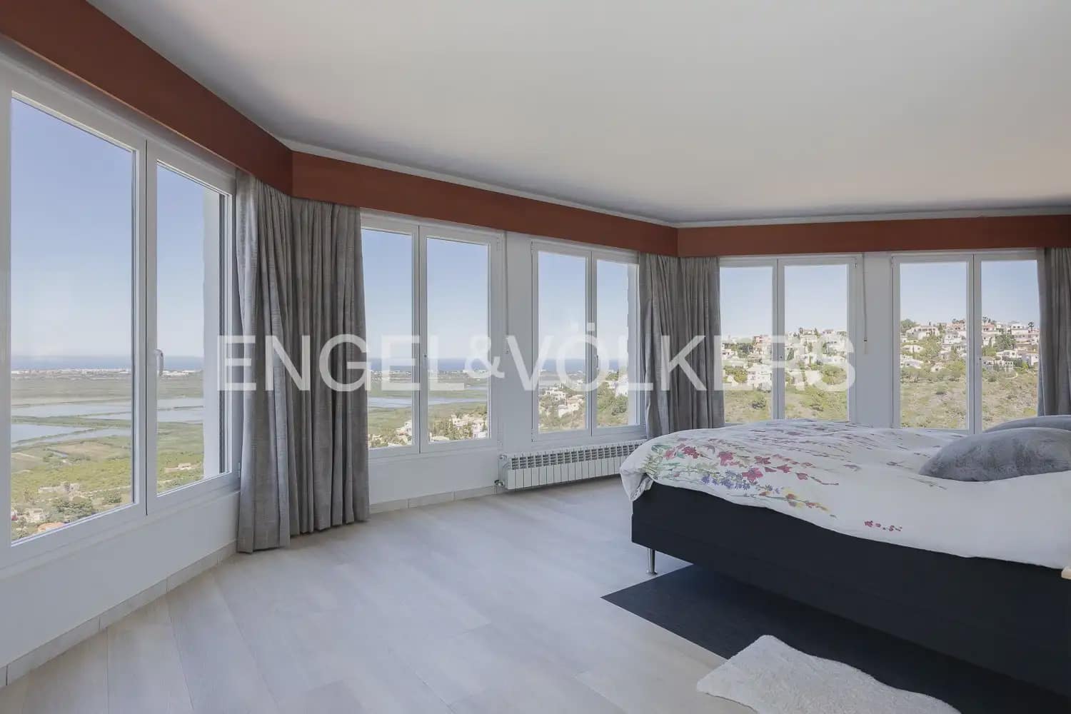 6 Zimmer Villa zu verkaufen in Pego mit Pool Garage - 895.000 € (Ref: 9898177)