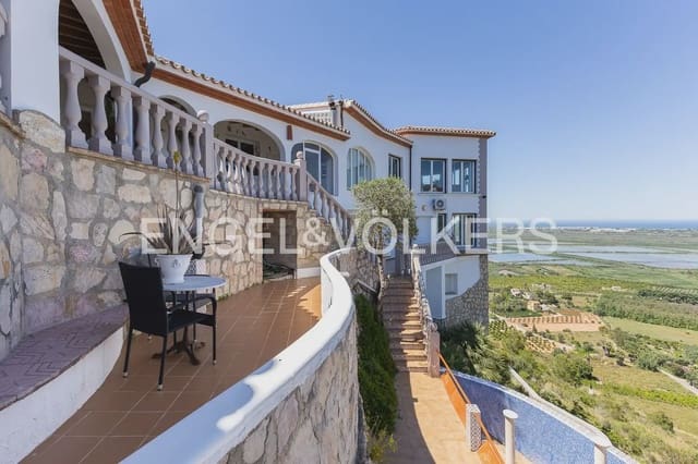 6 Zimmer Villa zu verkaufen in Pego mit Pool Garage - 895.000 € (Ref: 9898177)