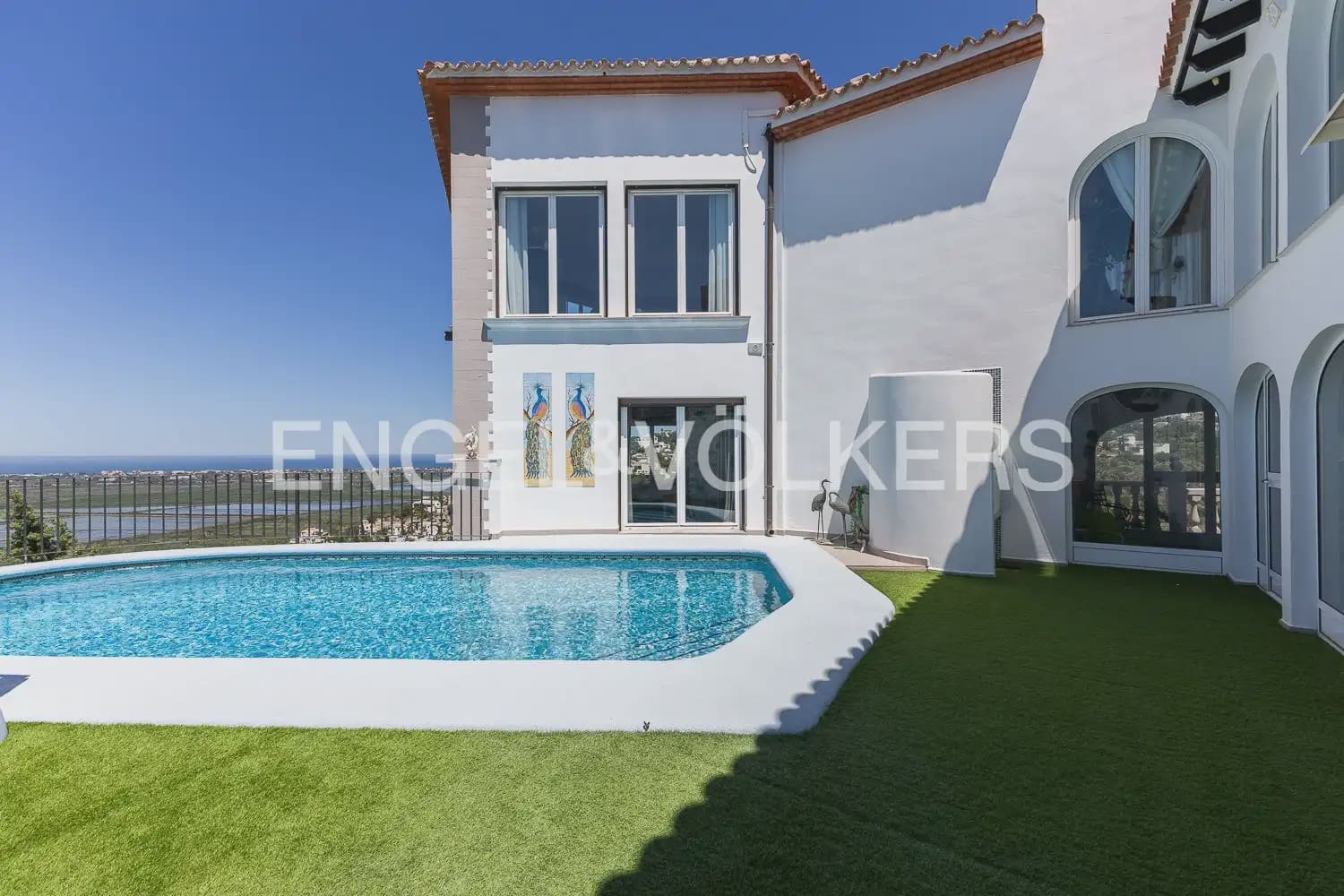 6 Zimmer Villa zu verkaufen in Pego mit Pool Garage - 895.000 € (Ref: 9898177)