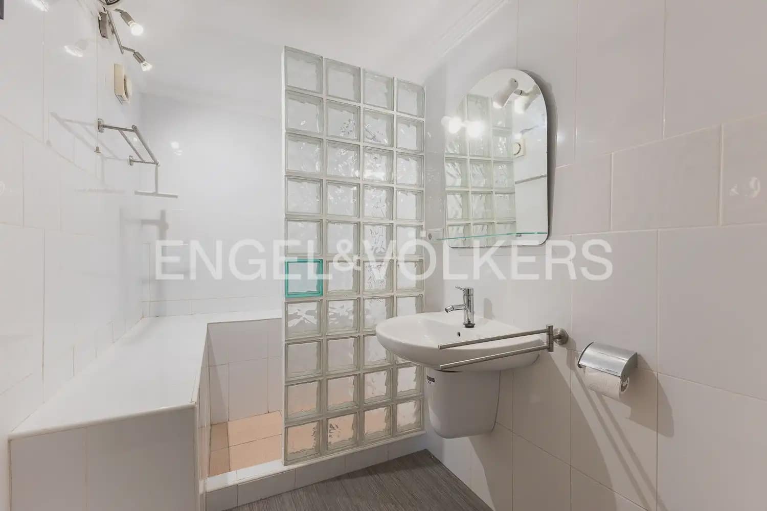 6 Zimmer Villa zu verkaufen in Pego mit Pool Garage - 895.000 € (Ref: 9898177)