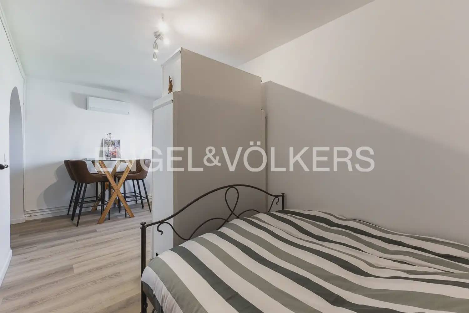 6 Zimmer Villa zu verkaufen in Pego mit Pool Garage - 895.000 € (Ref: 9898177)
