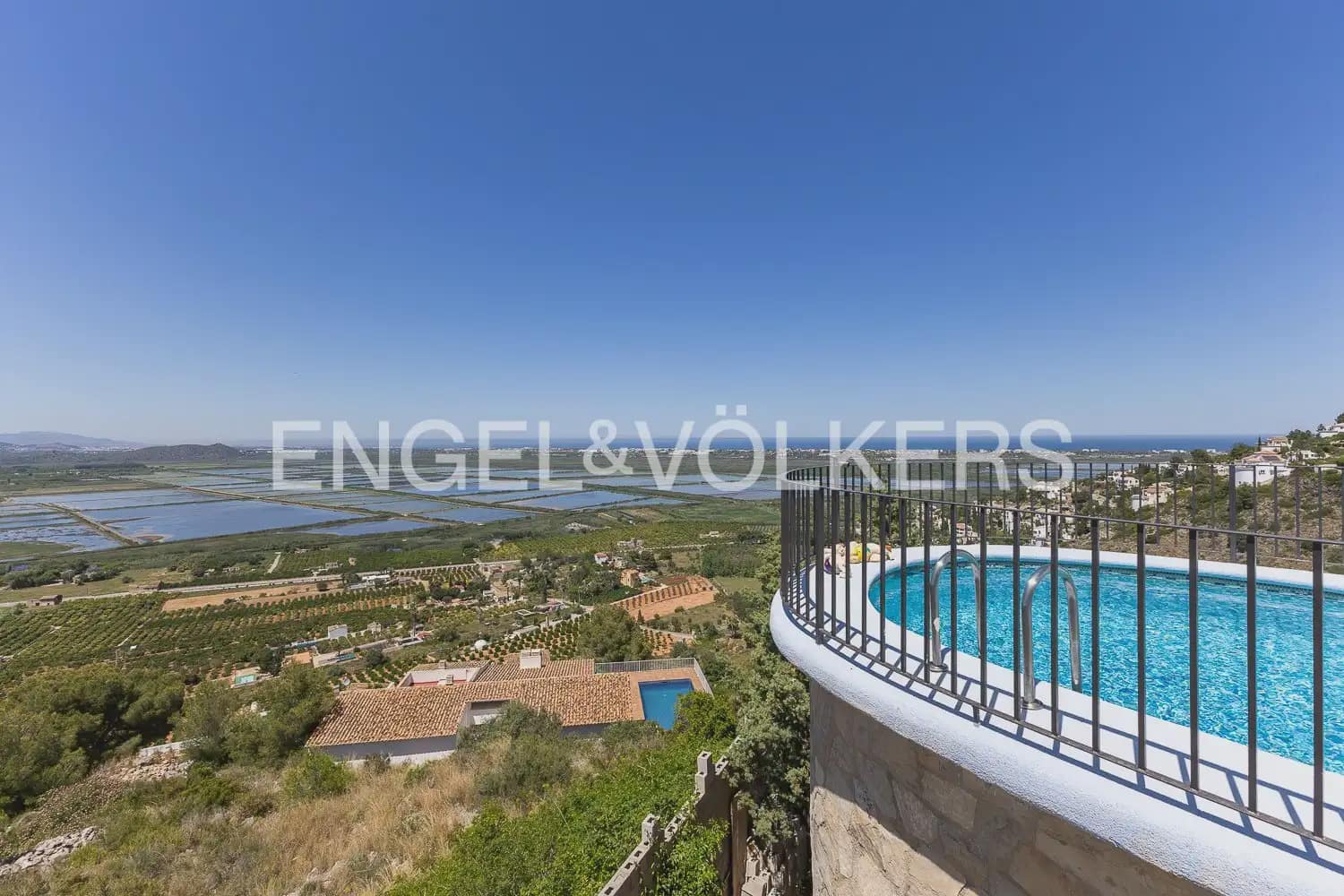 6 Zimmer Villa zu verkaufen in Pego mit Pool Garage - 895.000 € (Ref: 9898177)
