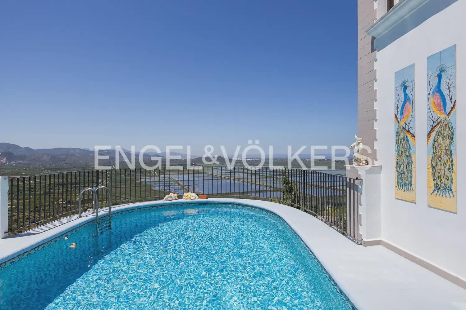 6 Zimmer Villa zu verkaufen in Pego mit Pool Garage - 895.000 € (Ref: 9898177)
