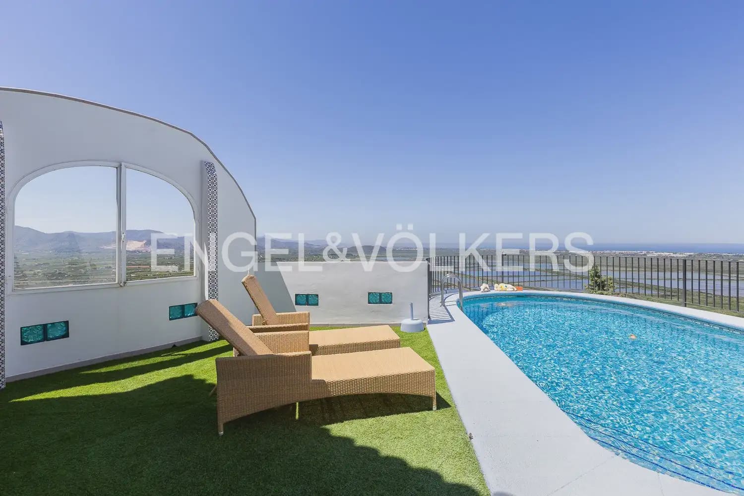6 Zimmer Villa zu verkaufen in Pego mit Pool Garage - 895.000 € (Ref: 9898177)