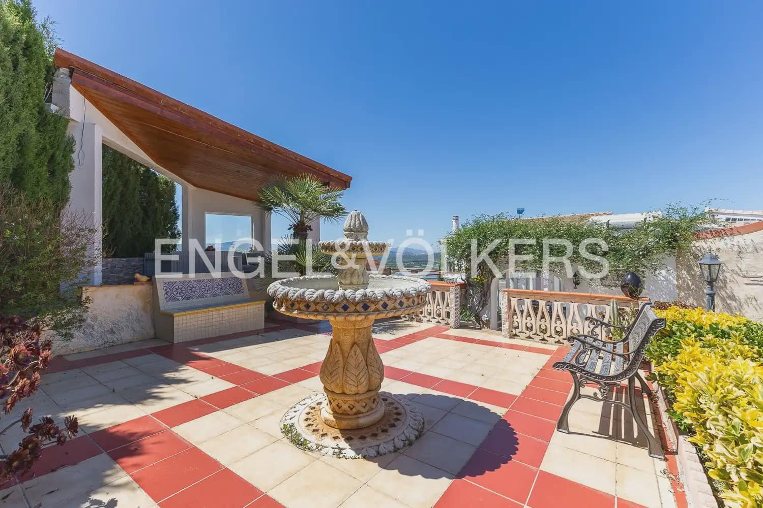 6 Zimmer Villa zu verkaufen in Pego mit Pool Garage - 895.000 € (Ref: 9898177)