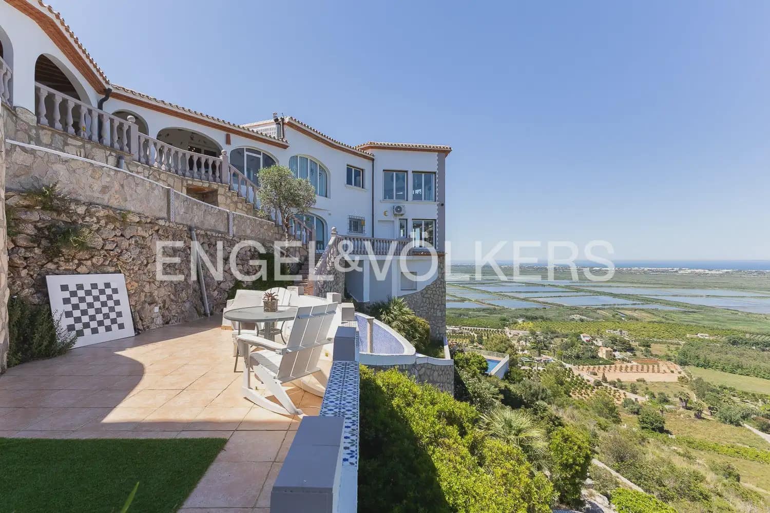 6 Zimmer Villa zu verkaufen in Pego mit Pool Garage - 895.000 € (Ref: 9898177)