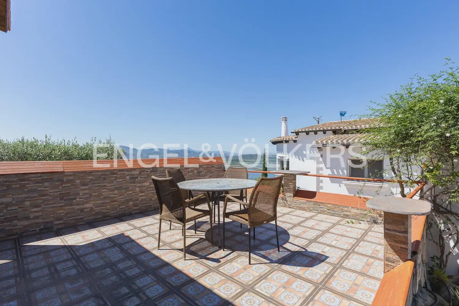 6 Zimmer Villa zu verkaufen in Pego mit Pool Garage - 895.000 € (Ref: 9898177)