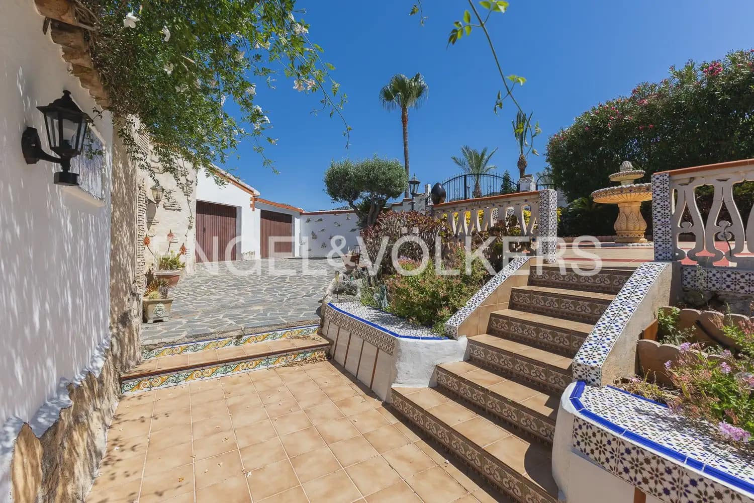 6 Zimmer Villa zu verkaufen in Pego mit Pool Garage - 895.000 € (Ref: 9898177)