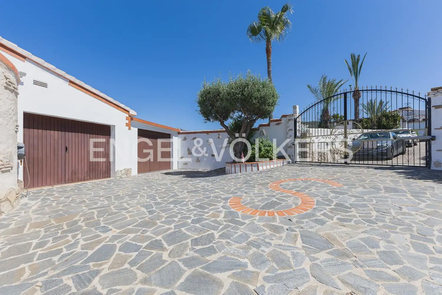 6 Zimmer Villa zu verkaufen in Pego mit Pool Garage - 895.000 € (Ref: 9898177)