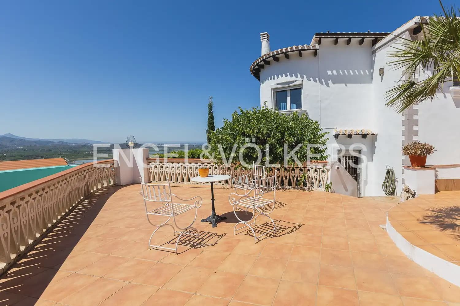 6 Zimmer Villa zu verkaufen in Pego mit Pool Garage - 895.000 € (Ref: 9898177)
