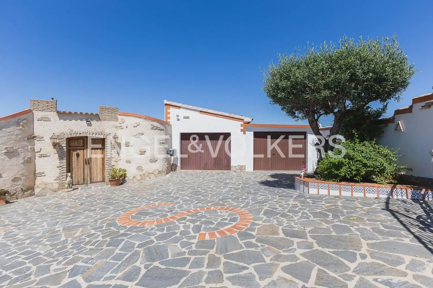 6 Zimmer Villa zu verkaufen in Pego mit Pool Garage - 895.000 € (Ref: 9898177)