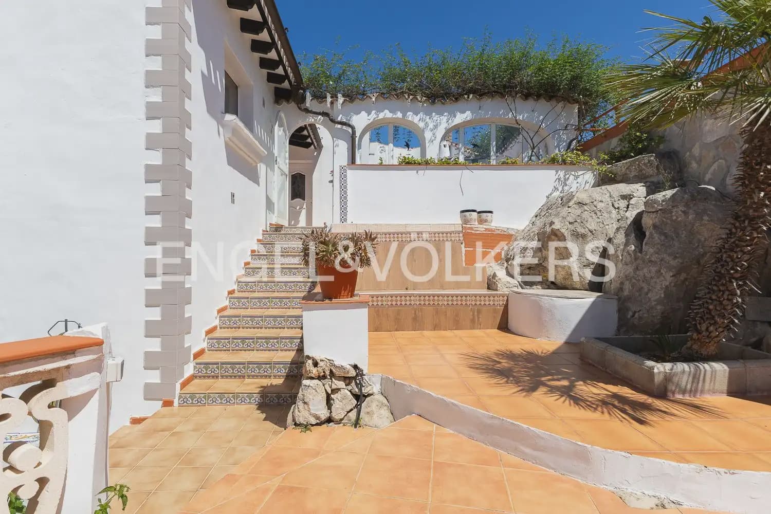 6 Zimmer Villa zu verkaufen in Pego mit Pool Garage - 895.000 € (Ref: 9898177)