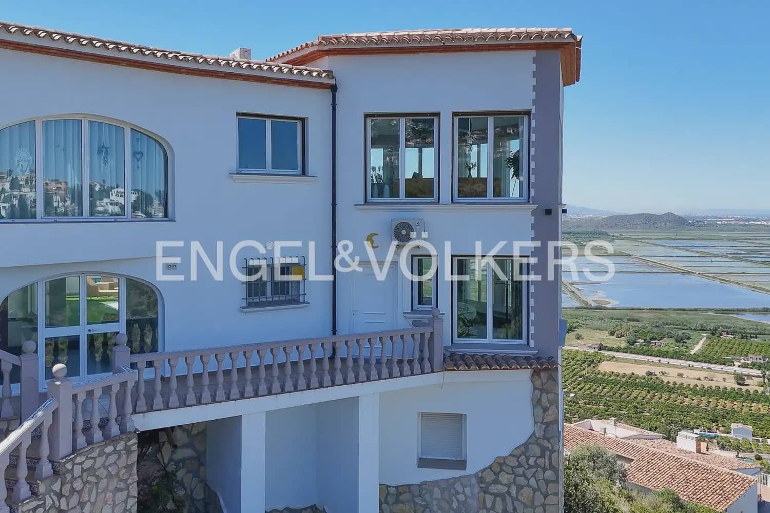 6 Zimmer Villa zu verkaufen in Pego mit Pool Garage - 895.000 € (Ref: 9898177)