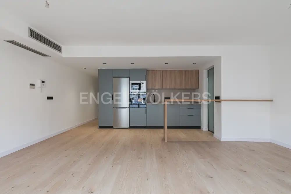 Appartement de 4 chambres à louer à Valence ville avec garage - 2 100 € (Ref: 9898178)