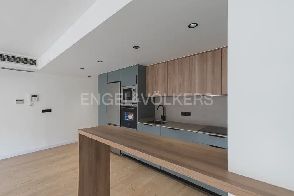 Appartement de 4 chambres à louer à Valence ville avec garage - 2 100 € (Ref: 9898178)