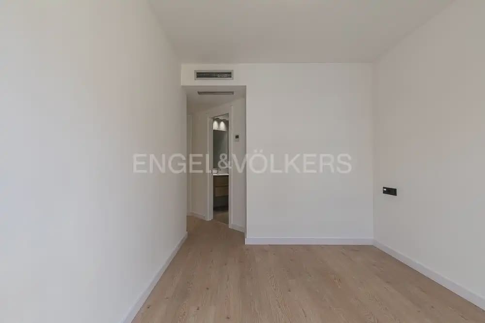 Appartement de 4 chambres à louer à Valence ville avec garage - 2 100 € (Ref: 9898178)