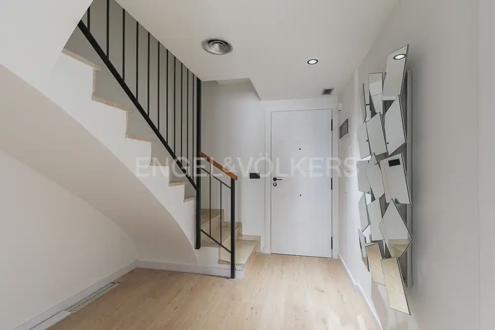 Appartement de 4 chambres à louer à Valence ville avec garage - 2 100 € (Ref: 9898178)