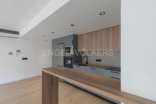Appartement de 4 chambres à louer à L'Amistat, Valence ville avec garage - 2 100 € (Ref: 9898178)