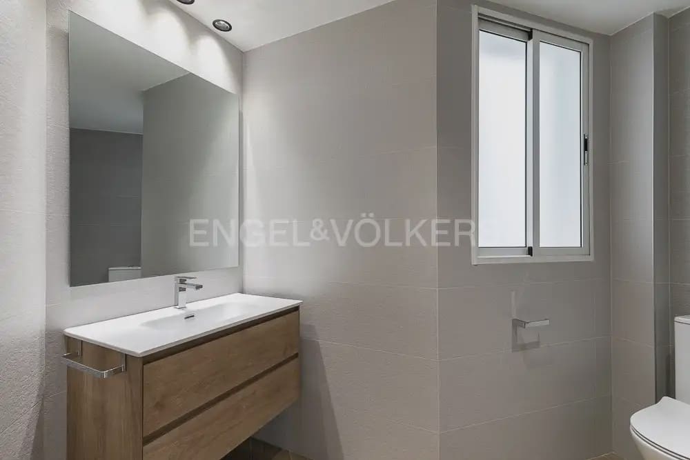 Appartement de 4 chambres à louer à Valence ville avec garage - 2 100 € (Ref: 9898178)