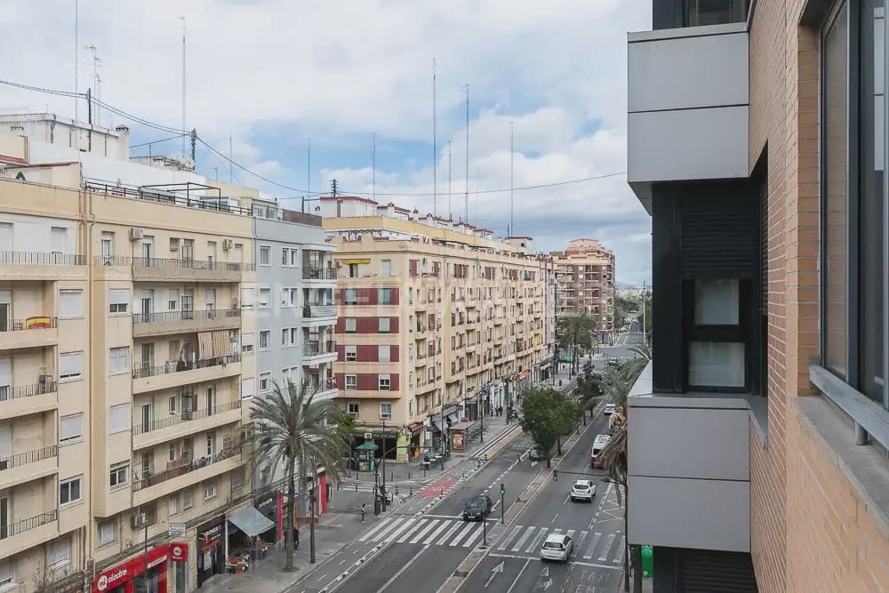 Appartement de 4 chambres à louer à Valence ville avec garage - 2 100 € (Ref: 9898178)