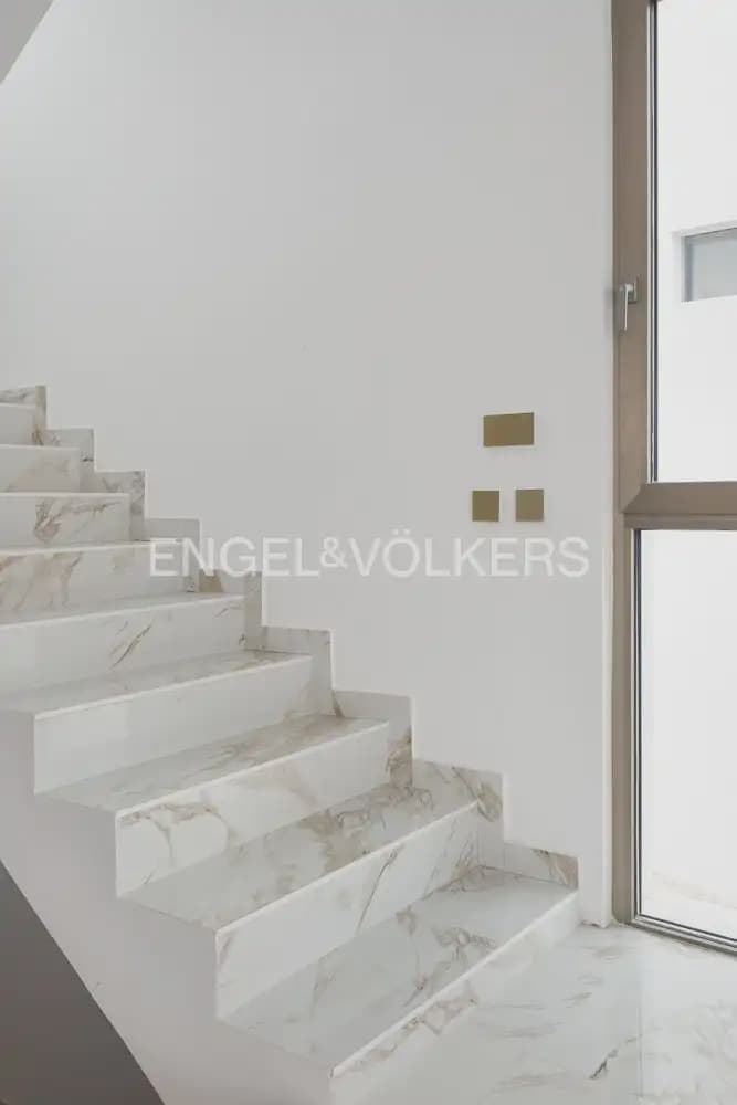7 bedroom Villa for sale in Torrent with pool garage - € 1,495,000 (Ref: 9898180)