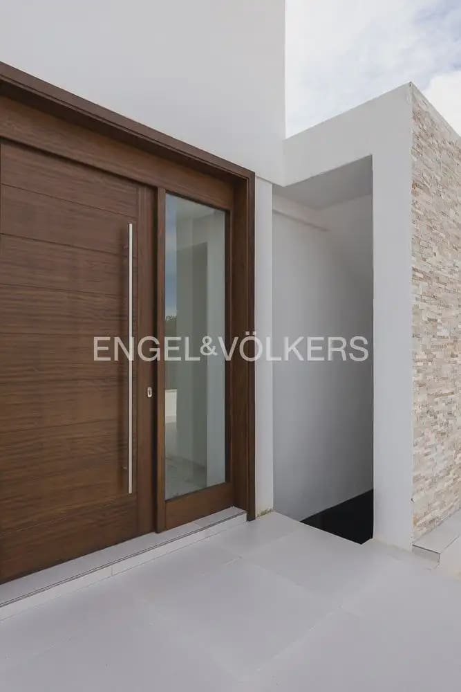 7 bedroom Villa for sale in Torrent with pool garage - € 1,495,000 (Ref: 9898180)