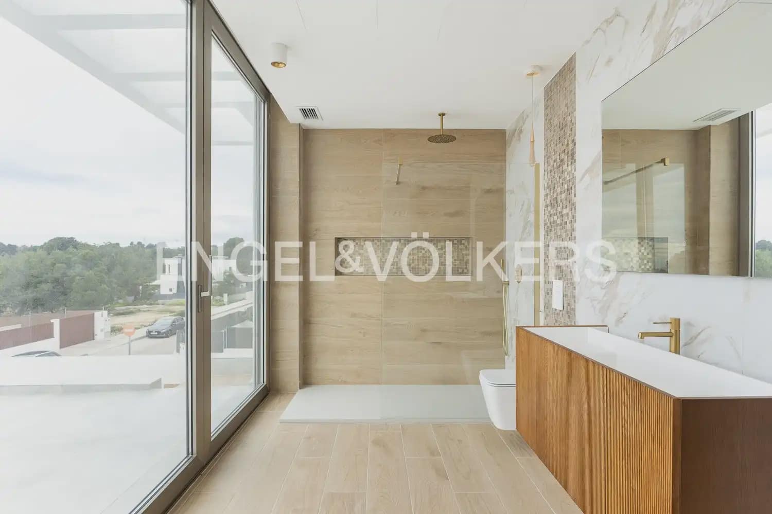 7 bedroom Villa for sale in Torrent with pool garage - € 1,495,000 (Ref: 9898180)