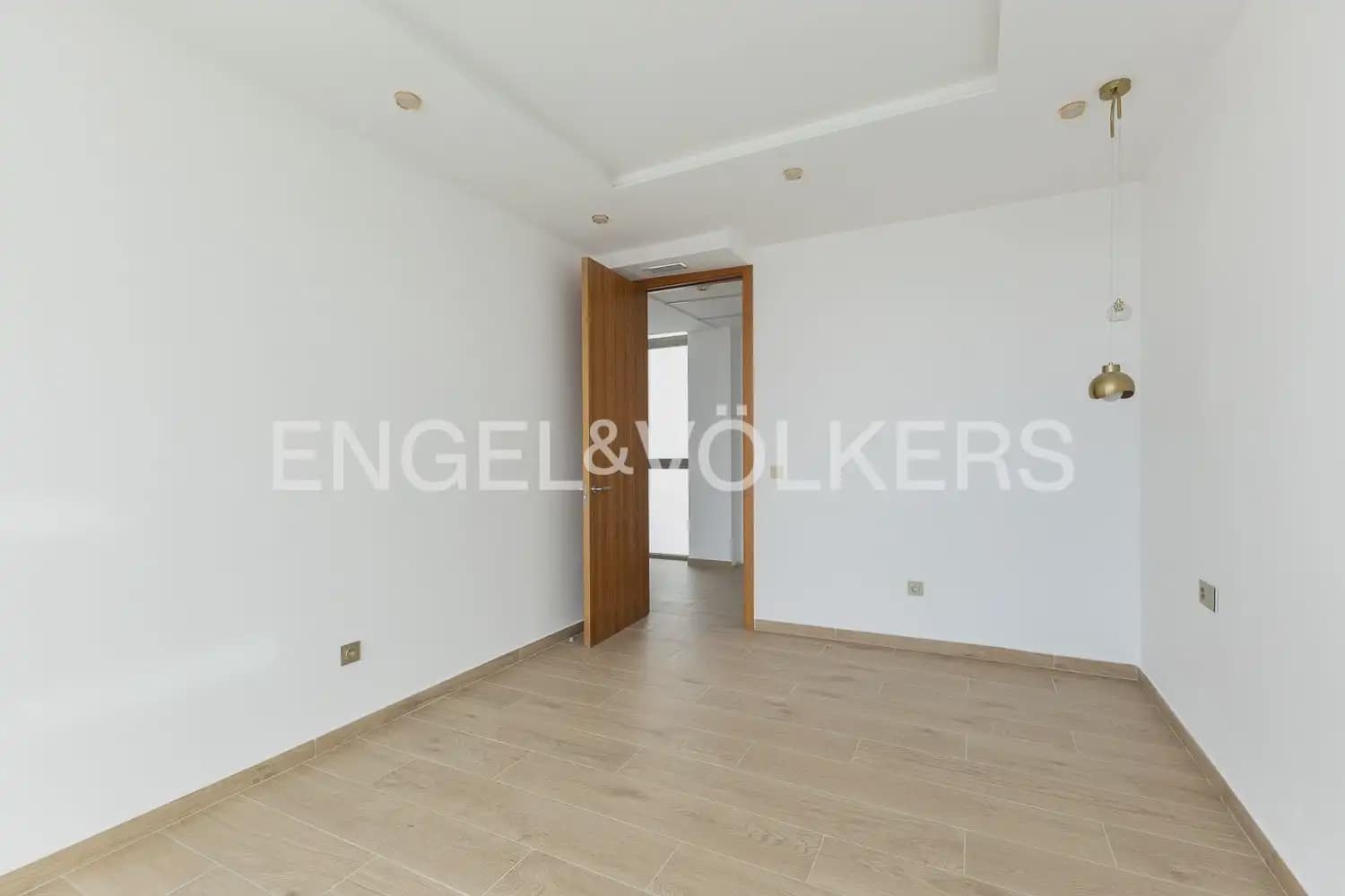 7 bedroom Villa for sale in Torrent with pool garage - € 1,495,000 (Ref: 9898180)