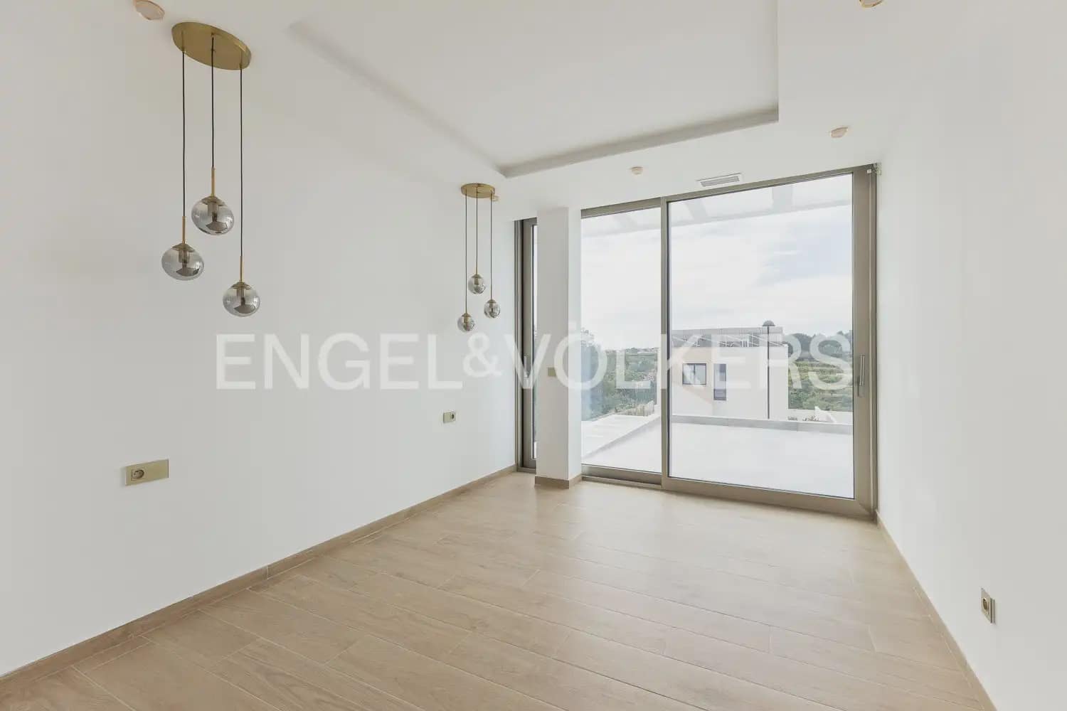 7 bedroom Villa for sale in Torrent with pool garage - € 1,495,000 (Ref: 9898180)