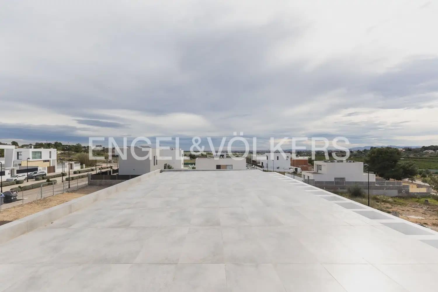 7 bedroom Villa for sale in Torrent with pool garage - € 1,495,000 (Ref: 9898180)