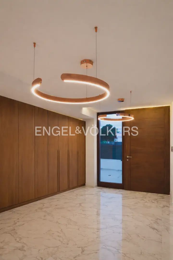 7 bedroom Villa for sale in Torrent with pool garage - € 1,495,000 (Ref: 9898180)