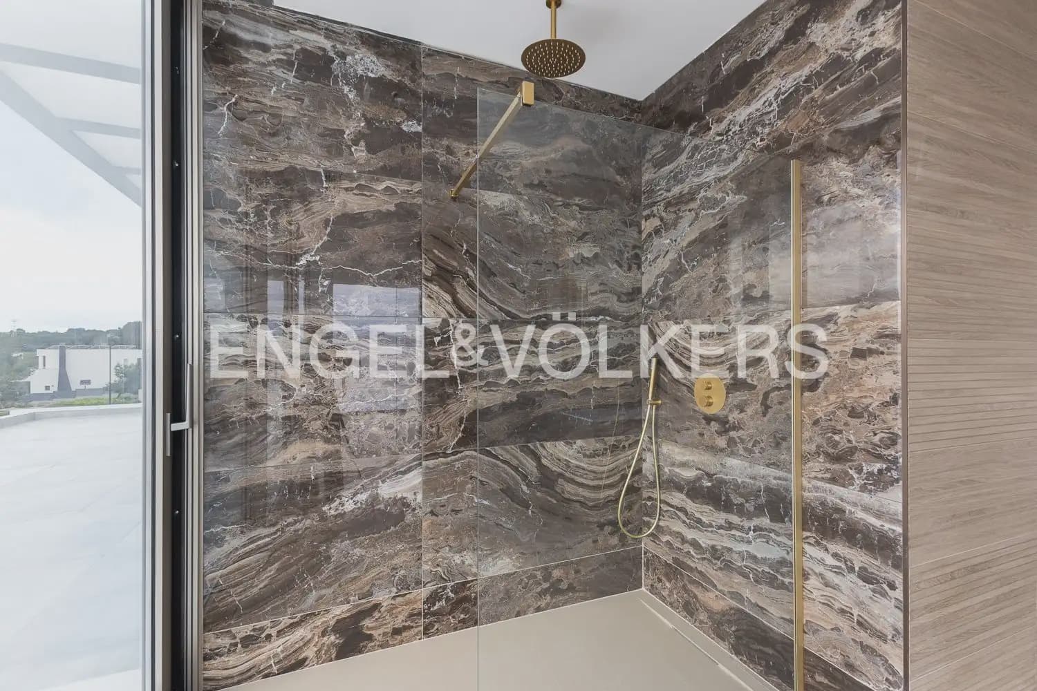 7 bedroom Villa for sale in Torrent with pool garage - € 1,495,000 (Ref: 9898180)