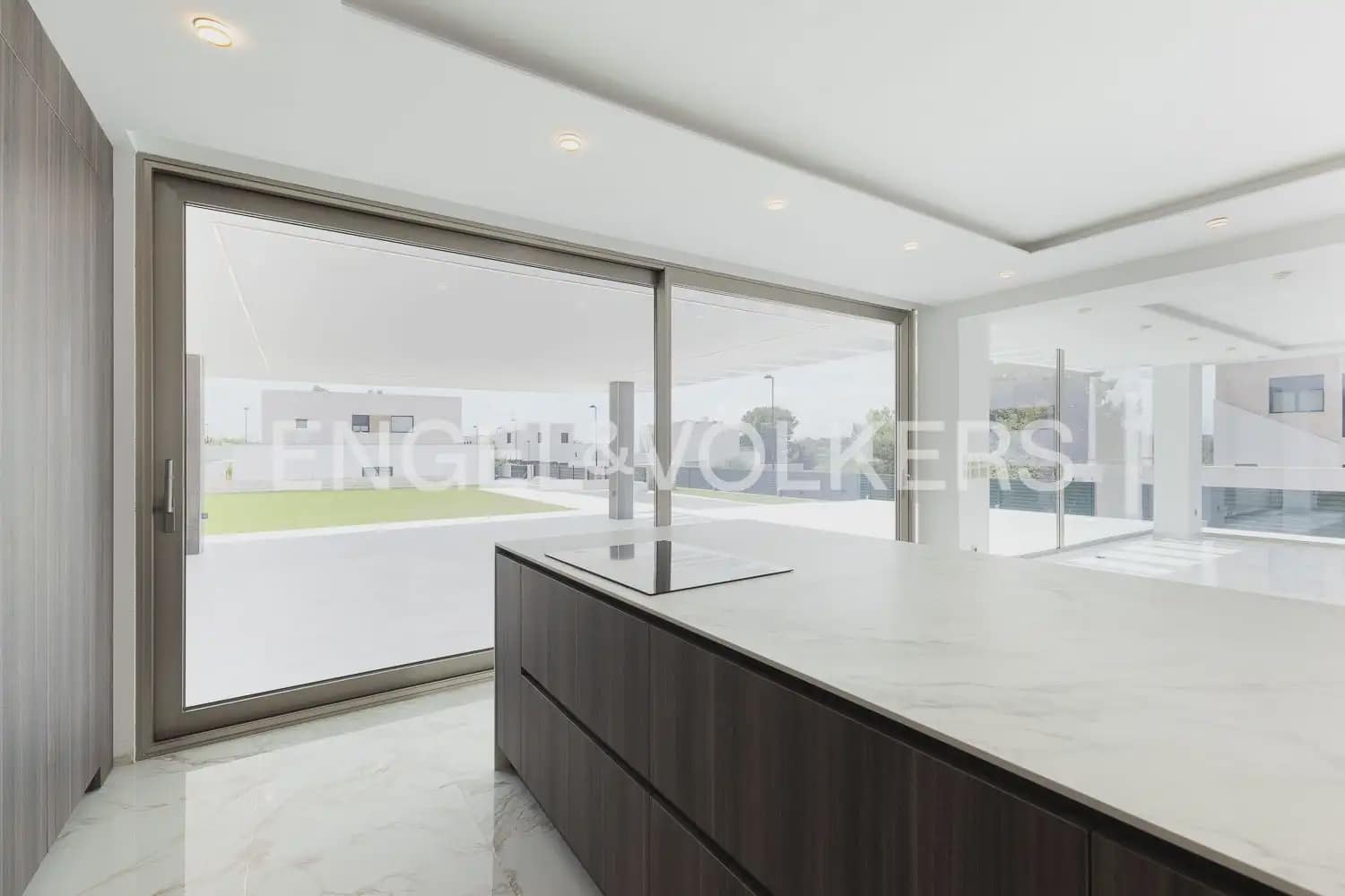 7 bedroom Villa for sale in Torrent with pool garage - € 1,495,000 (Ref: 9898180)
