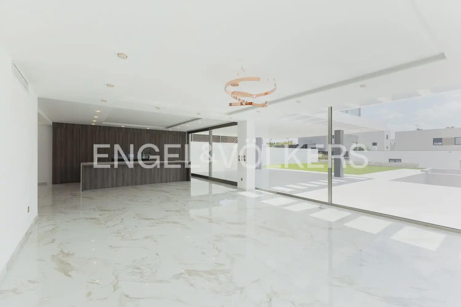 7 bedroom Villa for sale in Torrent with pool garage - € 1,495,000 (Ref: 9898180)