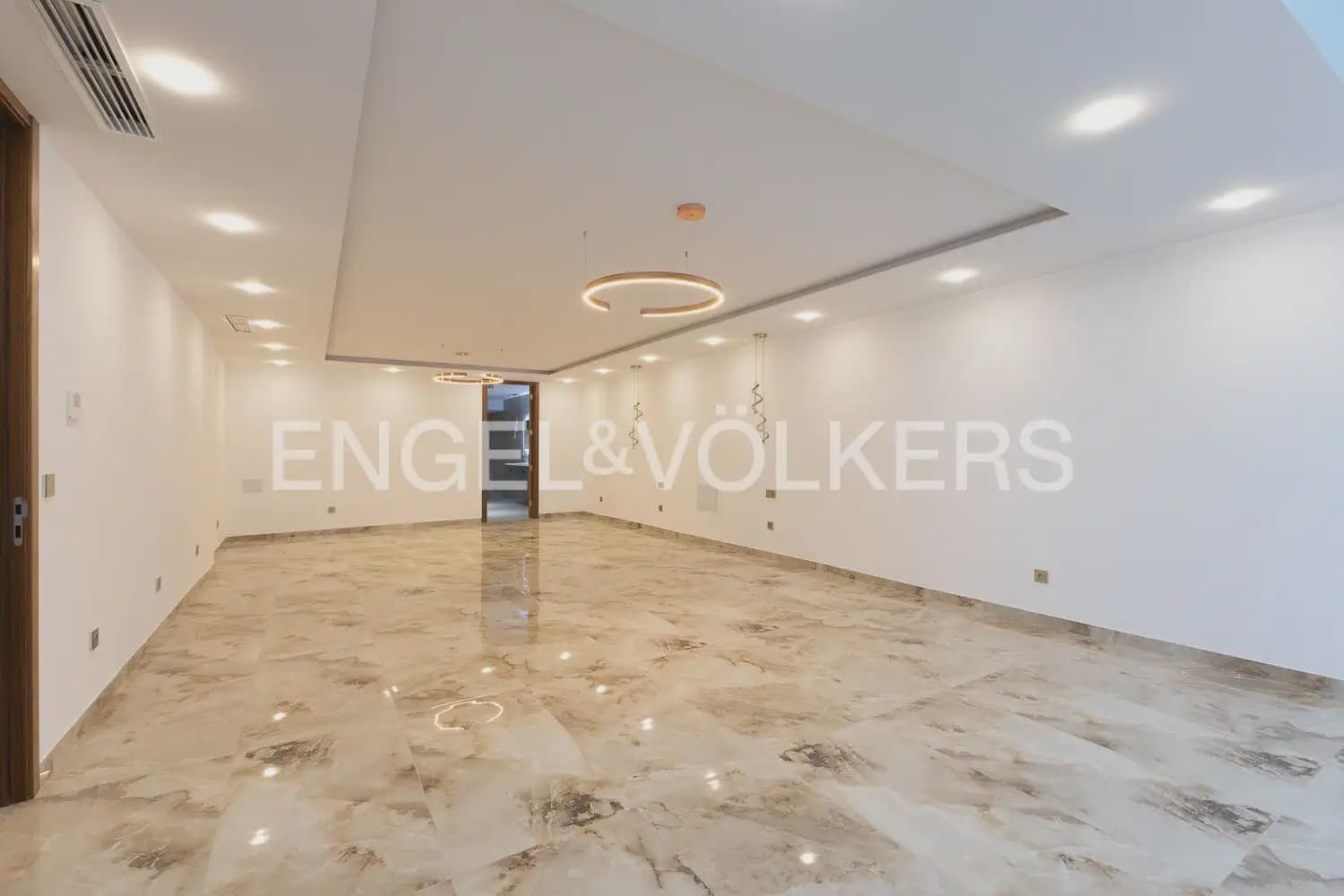 7 bedroom Villa for sale in Torrent with pool garage - € 1,495,000 (Ref: 9898180)
