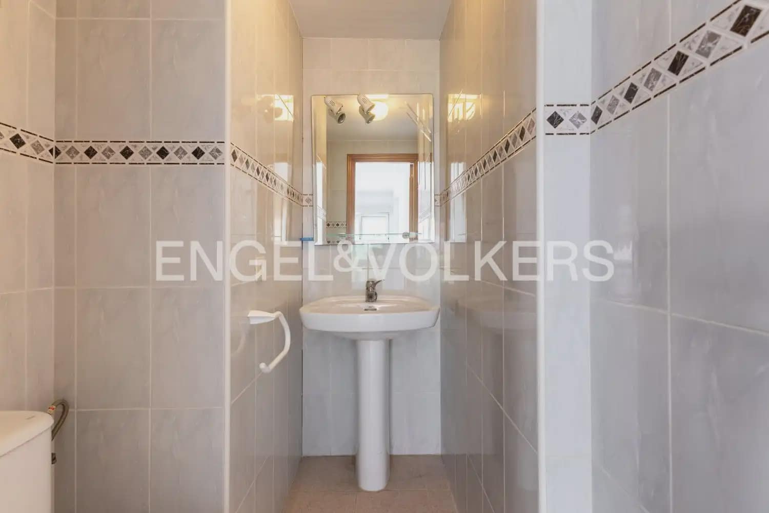 Garage til salg i Gandia - € 99.900 (Ref: 9898185)