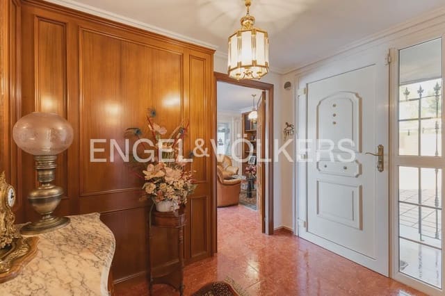 5 bedroom Villa for sale in La Cañada, Paterna with pool garage - € 900,000 (Ref: 9898186)