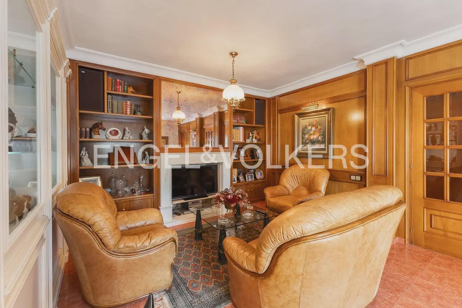 5 bedroom Villa for sale in Paterna with pool garage - € 900,000 (Ref: 9898186)