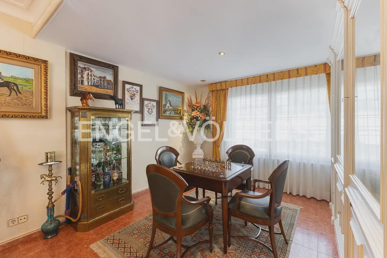5 bedroom Villa for sale in Paterna with pool garage - € 900,000 (Ref: 9898186)